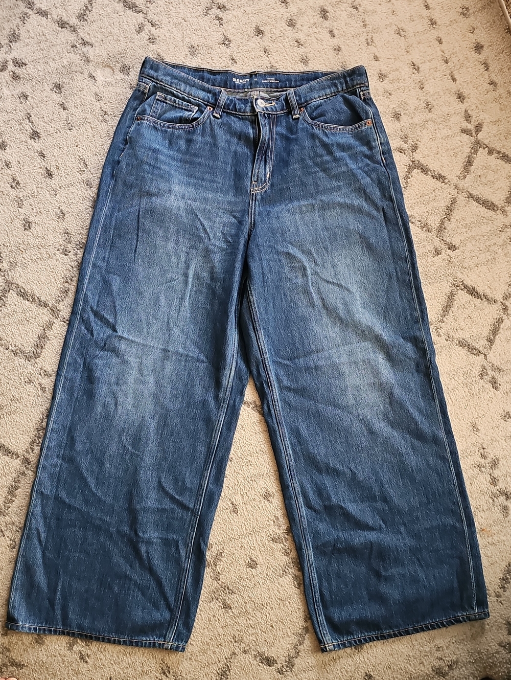 Old Navy High-Rise Wide Leg Jeans in Medium Blue